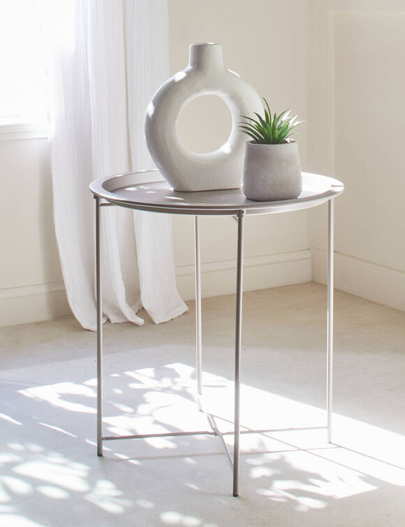 Plante artificielle et pot en ciment (gris) Plante artificielle et pot en ciment (gris)